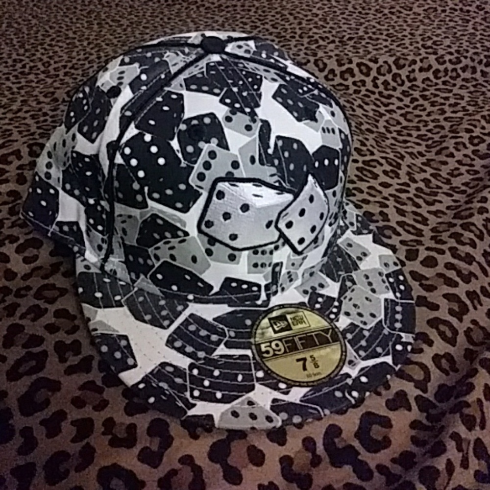 RARE NEW ERA 59FIFTY DICE FITTED CAP NWOT
